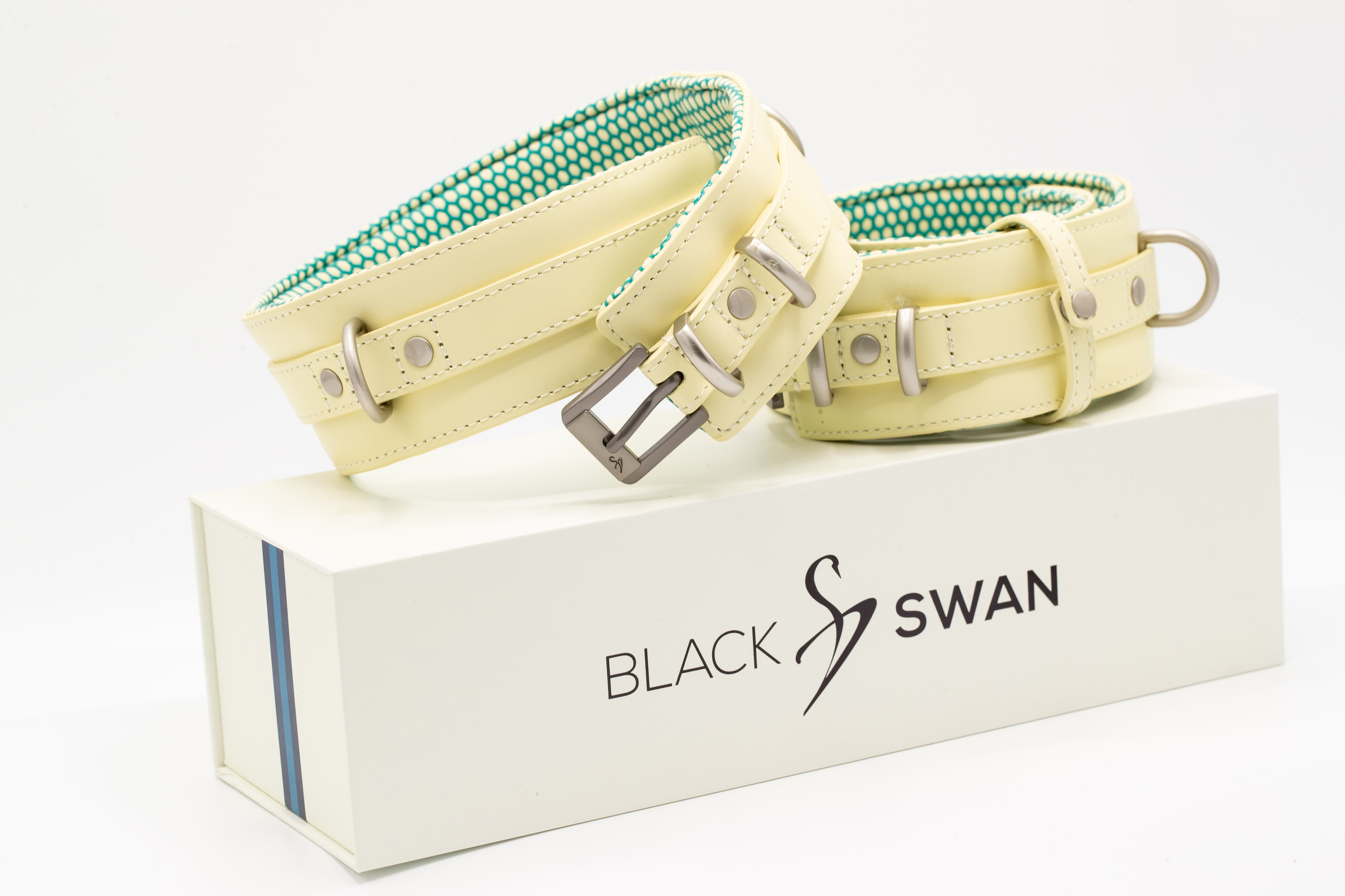Black Swan Oberschenkelfessel Blue Ice